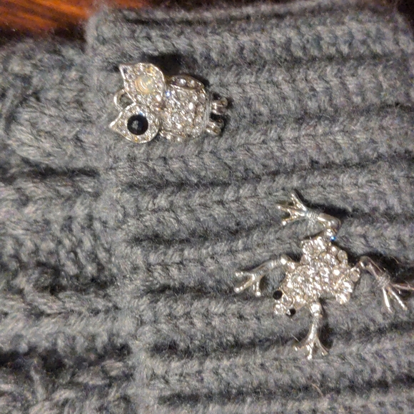 Embellished Knitted Hat With Pom Pom - Picture 3 of 6